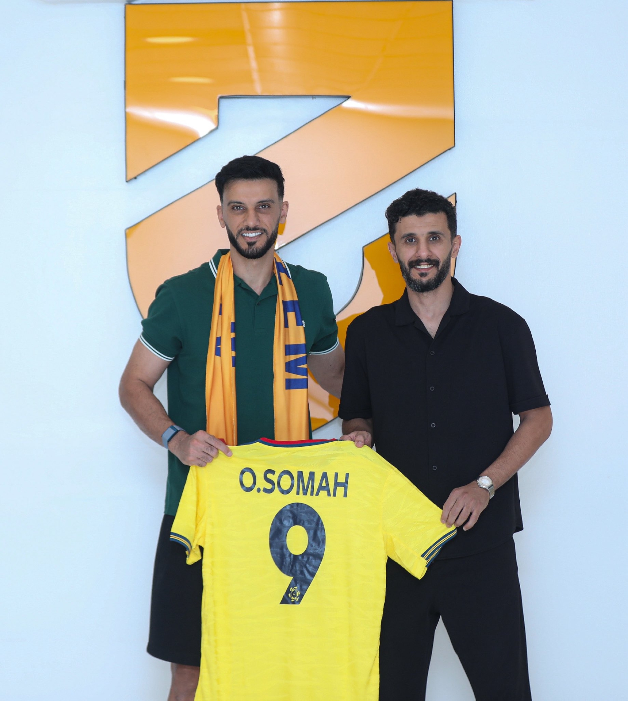 رسميًا.. عمر السومة ينتقل إلى نادي الحزم: تفاصيل انتقال المهاجم السوري