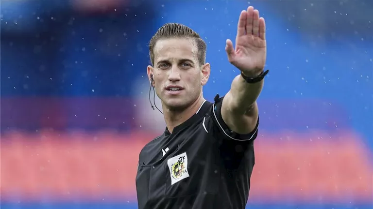 حكم مباراة الأهلي وبيراميدز يكشف رسميًا: تفاصيل مثيرة قبل اللقاء المرتقب