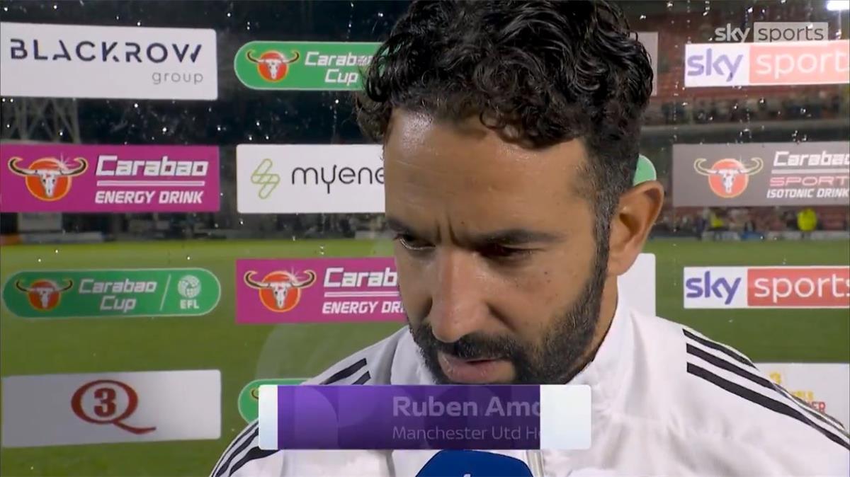 خروج مانشستر يونايتد من كأس الرابطة: أموريم يعتذر للجماهير ويشرح أسباب الخسارة