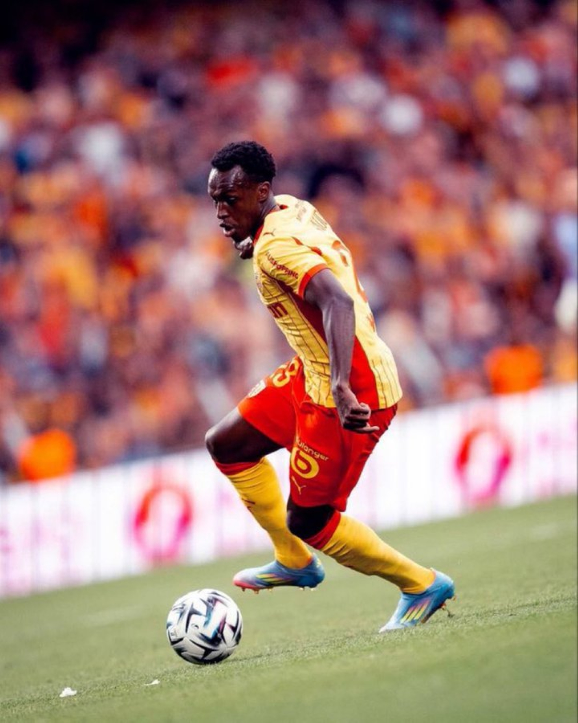 سعود عبدالحميد يصنع هدفاً: تألق سعودي يقود لانس للفوز على بريست