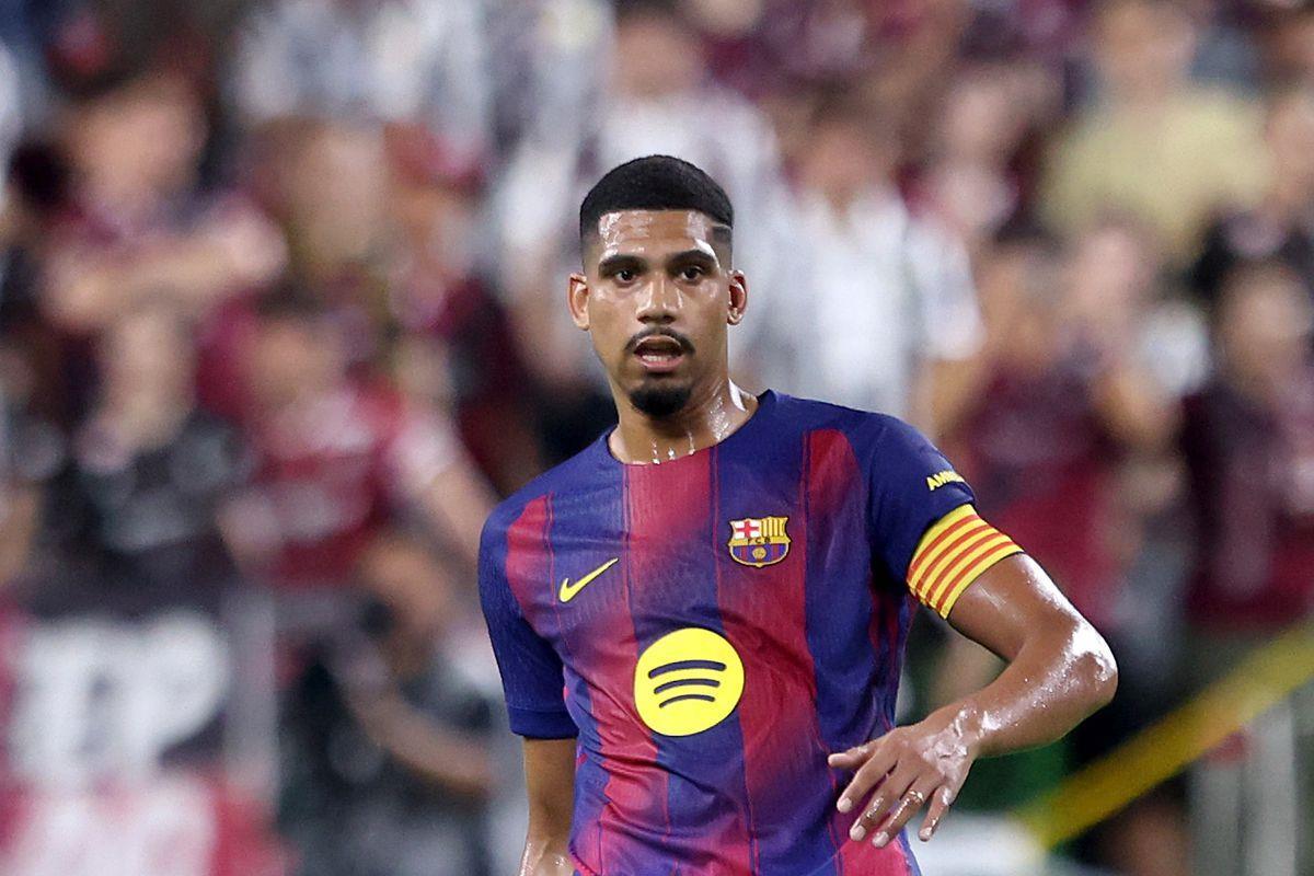 استفزاز شقيق أراوخو لجماهير برشلونة يشعل الغضب بعد صدمة باريس سان جيرمان