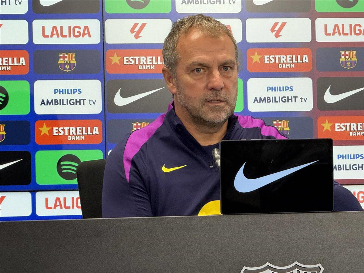 فليك يكشف المستور: تفاصيل مثيرة حول جاهزية يامال للكلاسيكو ورسائل تحفيزية لنجوم برشلونة